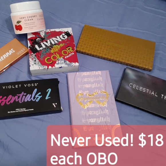 Makeup - Picture 1 of 7